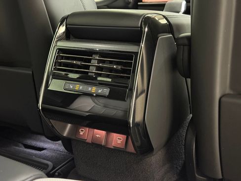 Used 2025 Land Rover Range Rover Sport Dynamic SE AWD/4WD image 35