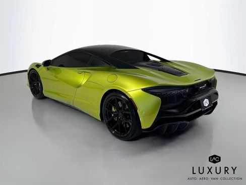 Used 2023 McLaren Artura RWD image 6