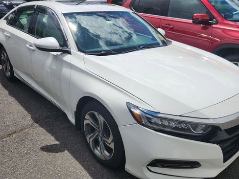 Used 2018 Honda Accord EX image 2