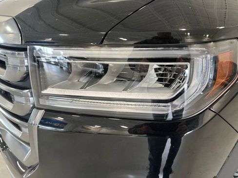 Used 2022 GMC Acadia AT4 w/ Technology Package image 16