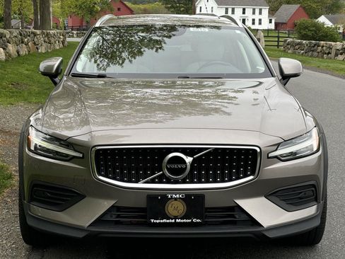 Used 2020 Volvo V60 T5 Cross Country AWD/4WD image 31