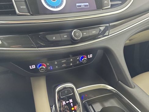 Used 2019 Buick Enclave Premium w/ Experience Buick Package AWD/4WD image 27