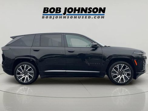 Used 2025 Jeep Wagoneer S Limited image 8