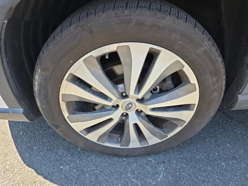 Used 2019 Subaru Ascent Limited AWD/4WD image 9