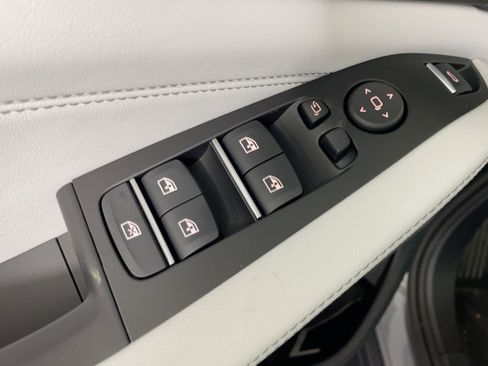 Used 2026 BMW X5 sDrive40i w/ Premium Package image 22