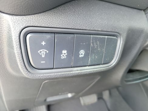 Certified 2025 Kia Soul LX w/ LX Technology Package FWD image 21