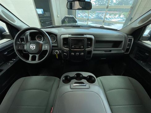 Used 2017 RAM 1500 Express AWD/4WD image 21