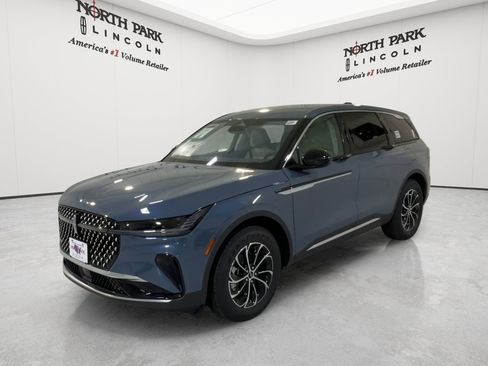 New 2026 Lincoln Nautilus Premier AWD/4WD image 5
