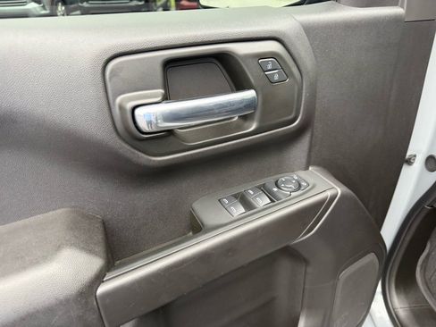 Used 2024 Chevrolet Silverado 1500 Custom Trail Boss w/ Turbomax Blackout Package image 18