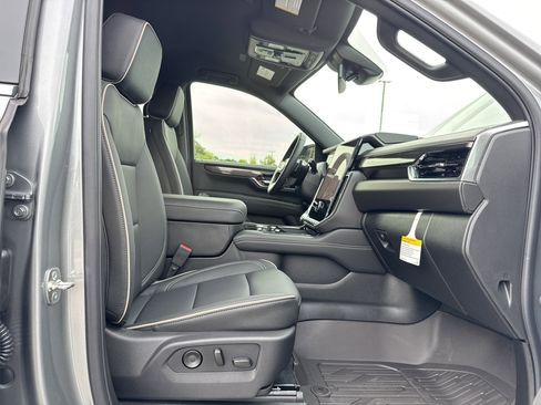 New 2026 GMC Yukon Elevation image 32