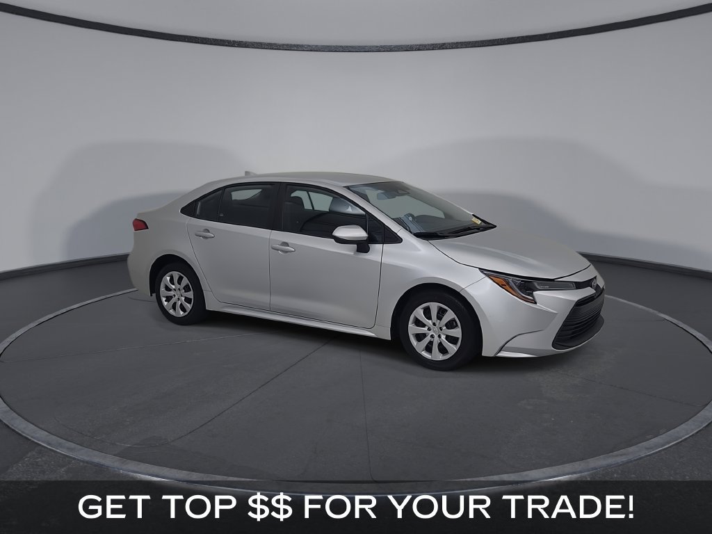 Used 2025 Toyota Corolla LE FWD image 2