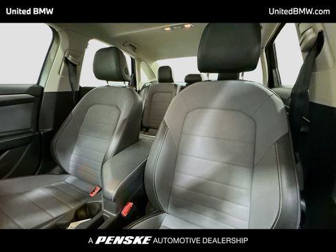 Used 2025 Volkswagen Jetta SE w/ Sunroof Package image 5