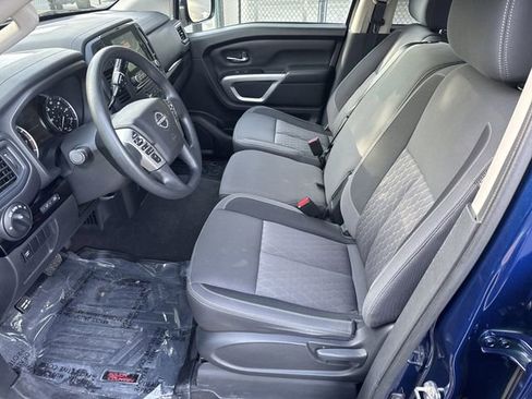 Used 2024 Nissan Titan SV RWD image 9