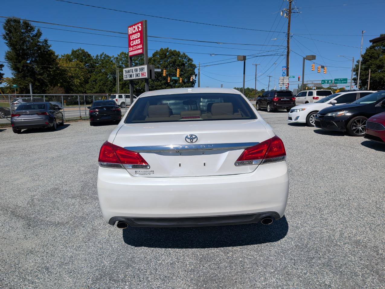Used 2011 Toyota Avalon FWD image 8