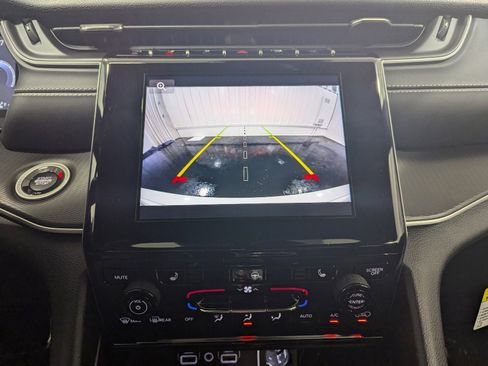 New 2024 Jeep Grand Cherokee Altitude image 27