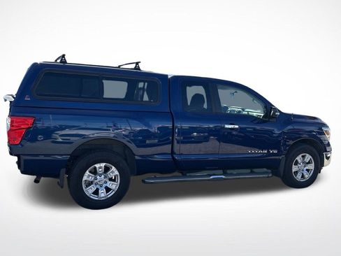 Used 2019 Nissan Titan SV image 6