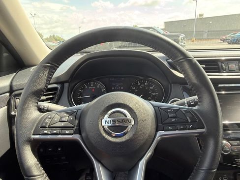 Used 2020 Nissan Rogue SV AWD/4WD image 15