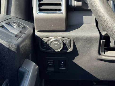 Used 2016 Ford F150 XLT w/ Equipment Group 302A Luxury AWD/4WD image 38