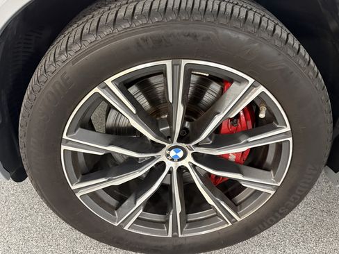 Certified 2025 BMW X5 xDrive40i w/ M Sport Package AWD/4WD image 12