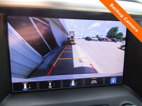 Used 2023 GMC Acadia SLT w/ Technology Package FWD image 19