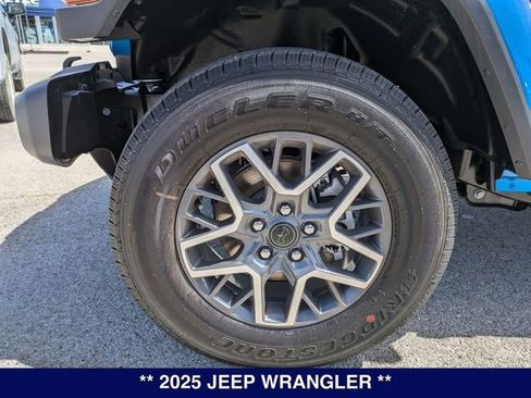 New 2025 Jeep Wrangler Unlimited Sahara w/ Technology Group AWD/4WD image 30