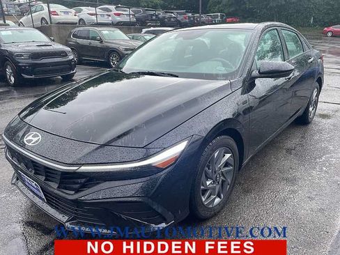 Used 2024 Hyundai Elantra SEL FWD image 1