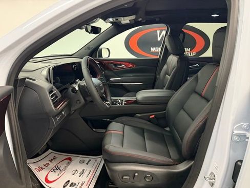 New 2026 Chevrolet Traverse RS image 11