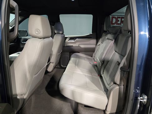 Used 2022 GMC Sierra 1500 SLT w/ SLT Convenience Package AWD/4WD image 35
