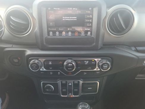 Used 2018 Jeep Wrangler Unlimited Sport S AWD/4WD image 22