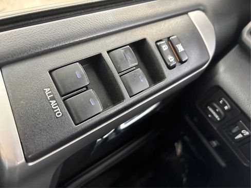Used 2016 Toyota 4Runner SR5 AWD/4WD image 41