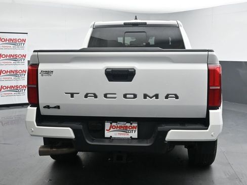 Used 2024 Toyota Tacoma TRD Sport w/ TRD Sport Upgrade Package AWD/4WD image 8