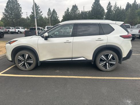 Used 2021 Nissan Rogue Platinum AWD/4WD image 6