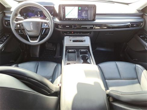 Used 2025 Lincoln Aviator AWD image 10