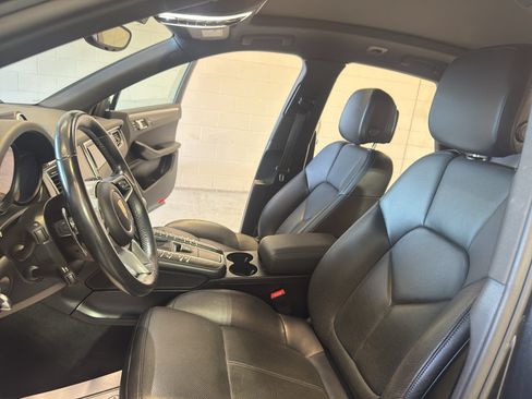 Used 2017 Porsche Macan AWD/4WD image 16