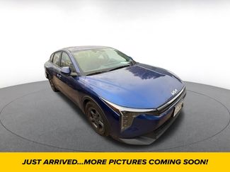 Used 2025 Kia K4 LXS video 1