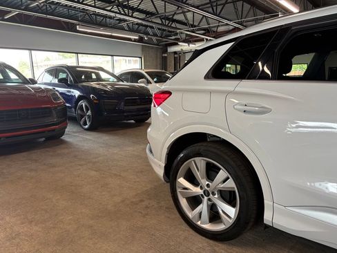 Used 2023 Audi Q4 e-tron Prestige w/ 20" Wheel Package AWD/4WD image 10