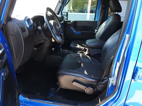 Used 2015 Jeep Wrangler Unlimited Sport AWD/4WD image 7