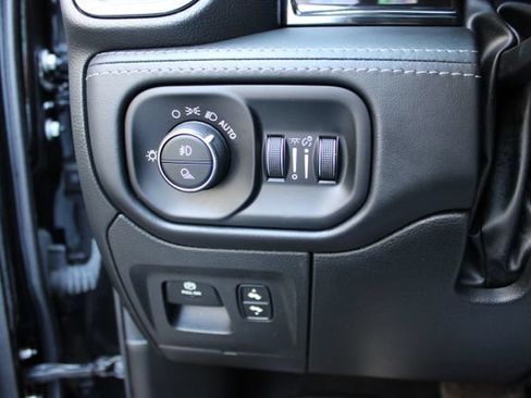 Used 2023 RAM 1500 Limited AWD/4WD image 15