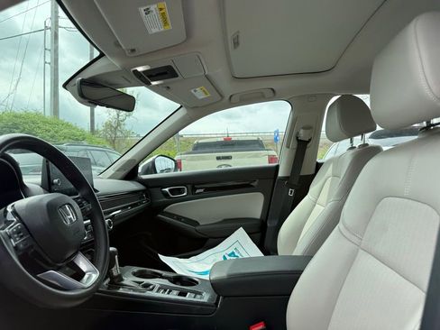 Used 2024 Honda Civic Touring image 9