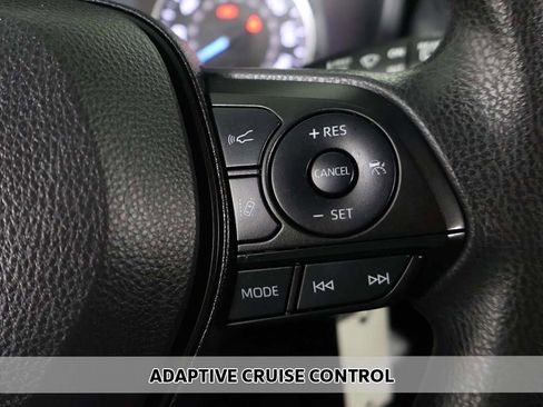 Used 2022 Toyota RAV4 LE image 3