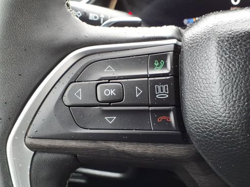 Certified 2025 Jeep Grand Cherokee Limited image 27