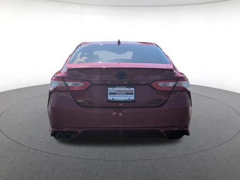 Used 2020 Toyota Camry SE FWD image 4