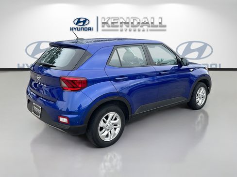Used 2024 Hyundai Venue SE FWD image 6