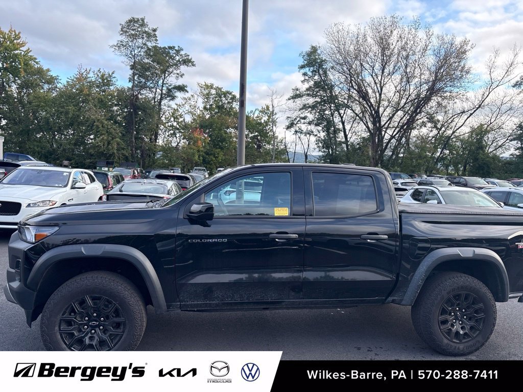 Used 2023 Chevrolet Colorado Trail Boss w/ Technology Package AWD/4WD image 5