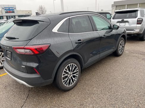 Used 2025 Ford Escape SE image 14