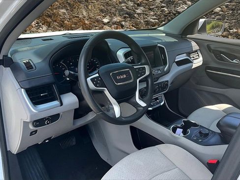 Used 2023 GMC Terrain SLE w/ Driver Convenience Package image 13