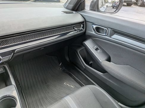 Used 2024 Honda Civic Sport image 19