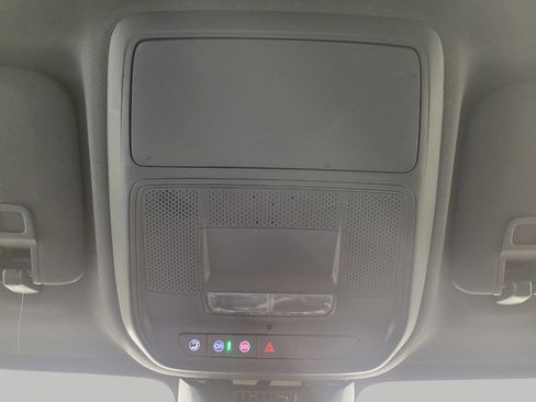 Used 2025 Chevrolet Equinox LT image 19