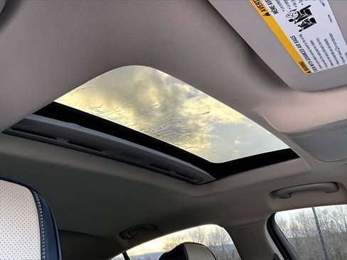 Used 2019 Buick Regal Essence w/ Sights and Sounds Package image 20