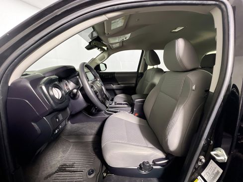 Used 2022 Toyota Tacoma SR w/ SR Convenience Package RWD image 14
